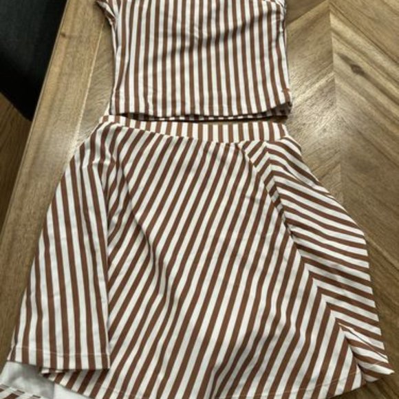 Honey Mark Basil Wrap Top and Sugar Skort XL Cinnamon Stripe - Picture 4 of 7